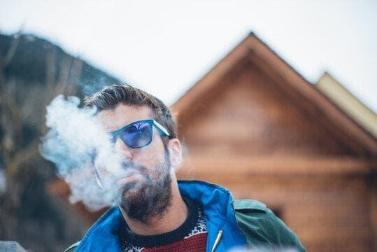 dampf liquid Test 2025 Die besten Aromen Inhaltsstoffe und Kaufberatung für Einsteiger